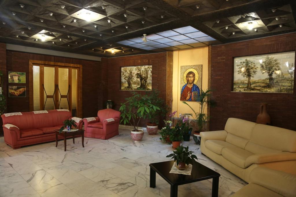 Casa Piccole Ancelle Di Cristo Re Roma