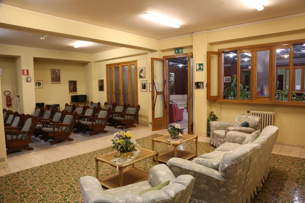 Hotel Casa Piccole Ancelle Di Cristo Re Rome
